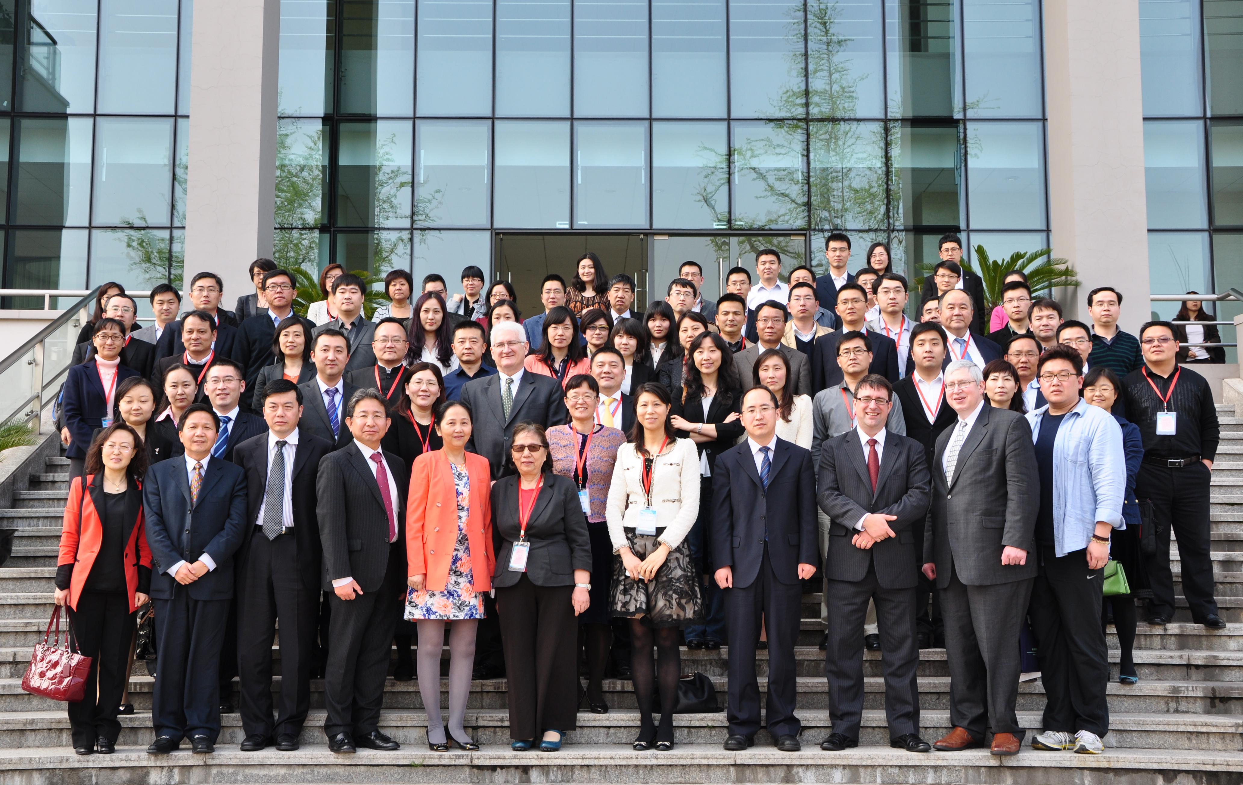 杨周南教授讲述了如何推动中国xbrl应用研究的发展,并进行了会议总结